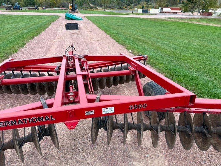 case-ih-3800-image-31