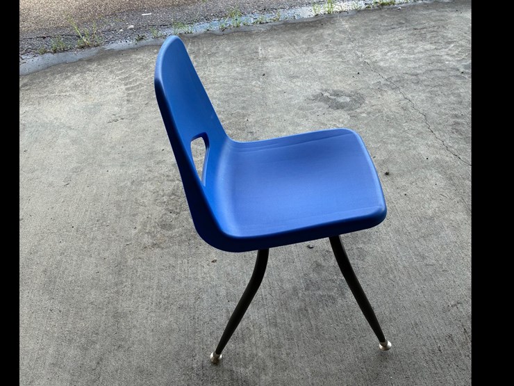 #108-•-(5)-chairs-image-3