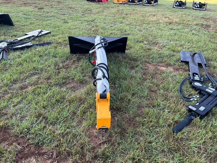 #124-•-quick-attach-telescopic-boom-image-4