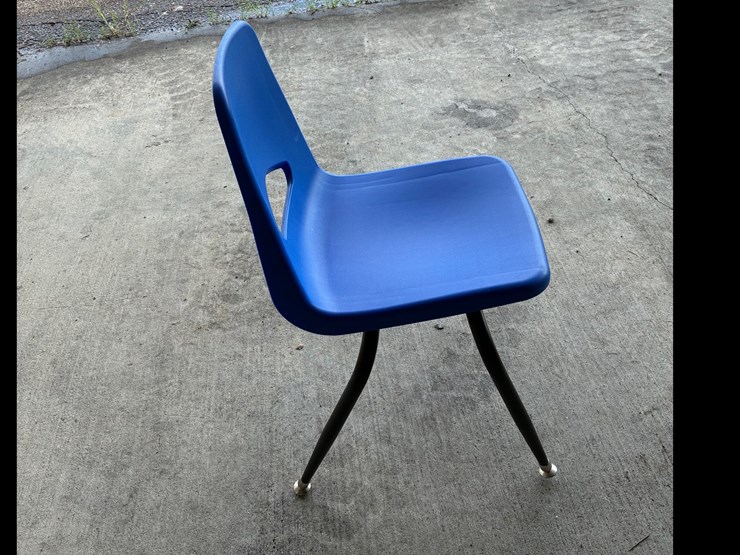 #109-•-(5)-chairs-image-3
