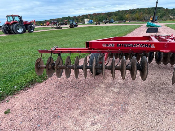 case-ih-3800-image-30