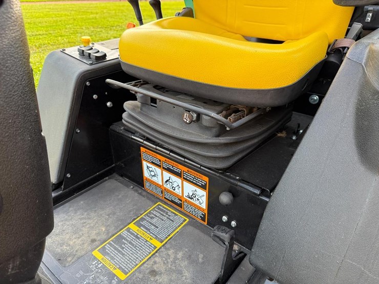 2016-john-deere-1600-turbo-image-33