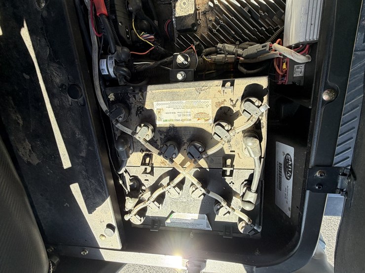 envy-nv4-neighborhood-vehicle-image-25