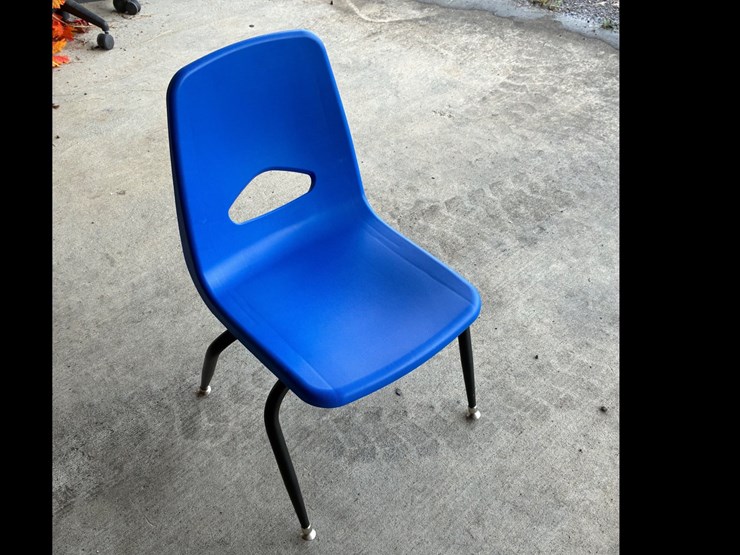 #101-•-(5)-chairs-image-1