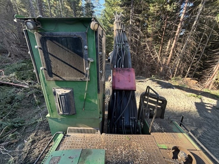 2013-deere-2454d-image-34