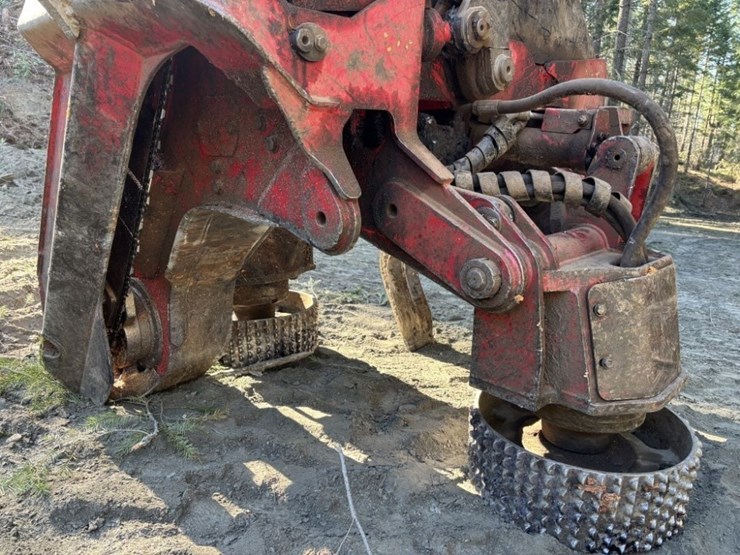2013-deere-2454d-image-24