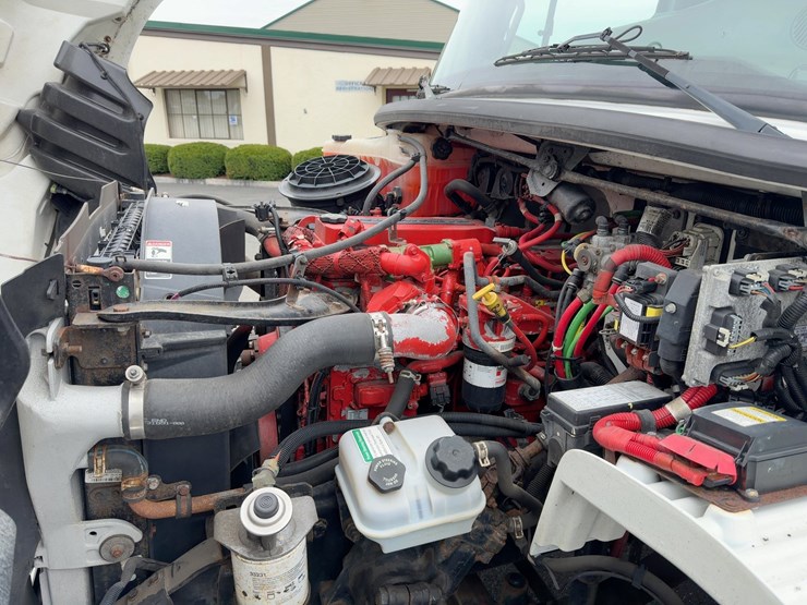 2015-freightliner-m2-s/a-box-truck-image-8