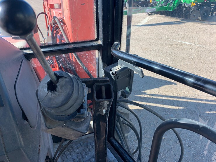 new-holland-7740-image-36