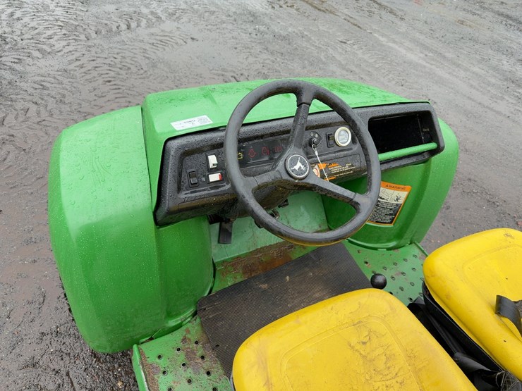 john-deere-gator-image-14