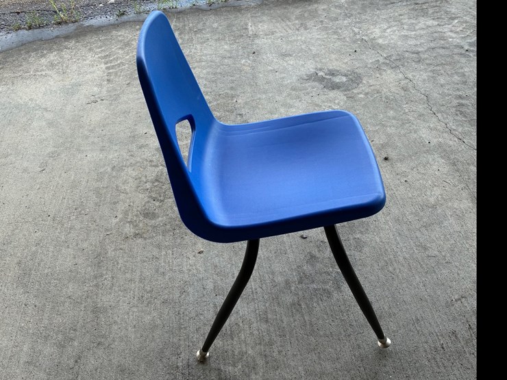 #115-•-(5)-chairs-image-3
