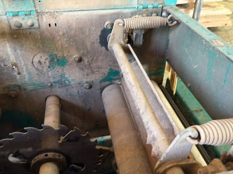 #129-•-2015-wood-mizer-eg300-multirip-edger-image-23