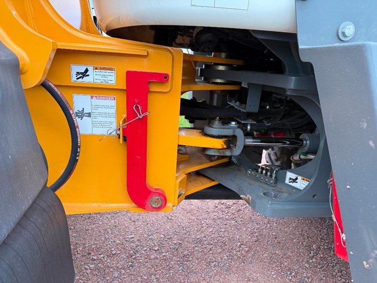 2022-liebherr-l526-image-34
