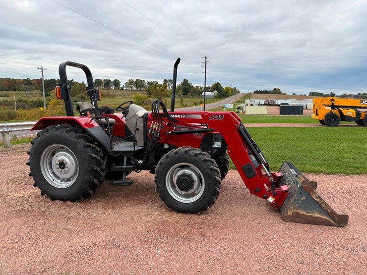 case-ih-farmall-85u-image-3