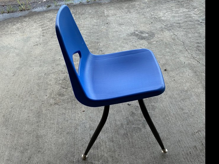 #105-•-(5)-chairs-image-3