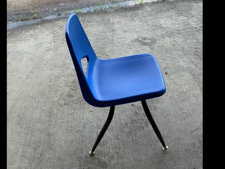 #117-•-(5)-chairs-image-3