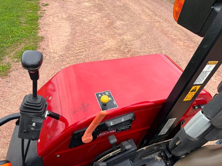 case-ih-farmall-85u-image-66