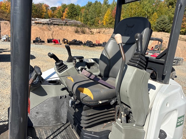 bobcat-e50-image-64