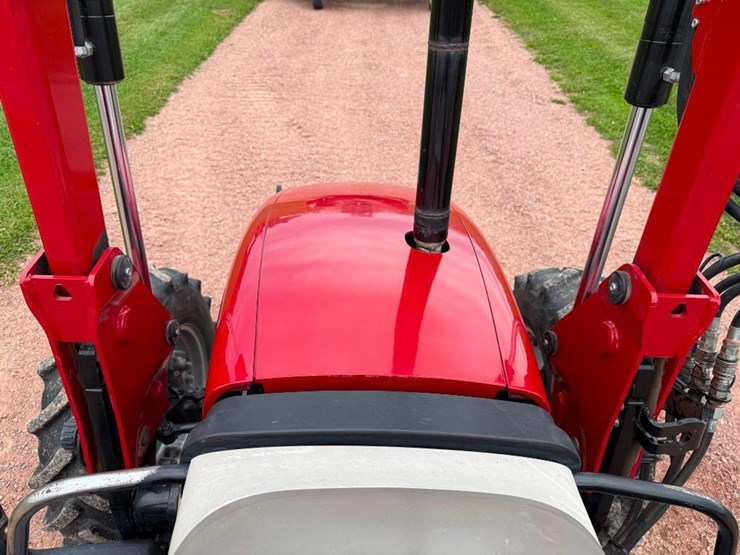 case-ih-farmall-85u-image-63