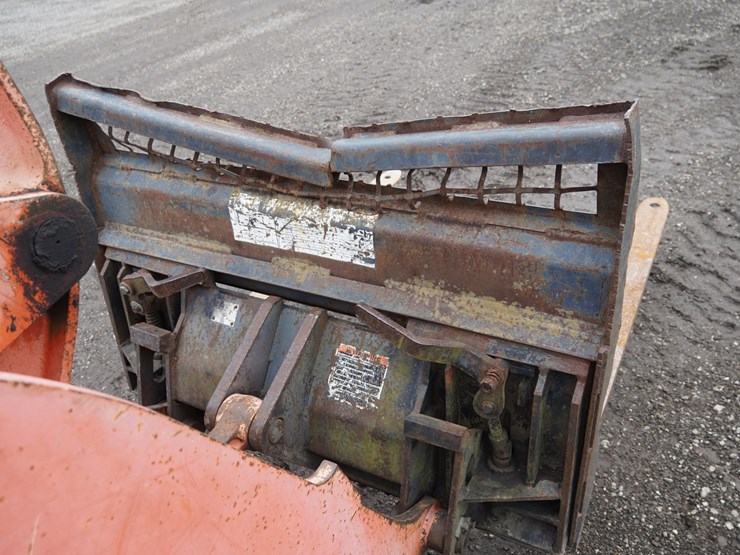 2005-kubota-r520s-image-15