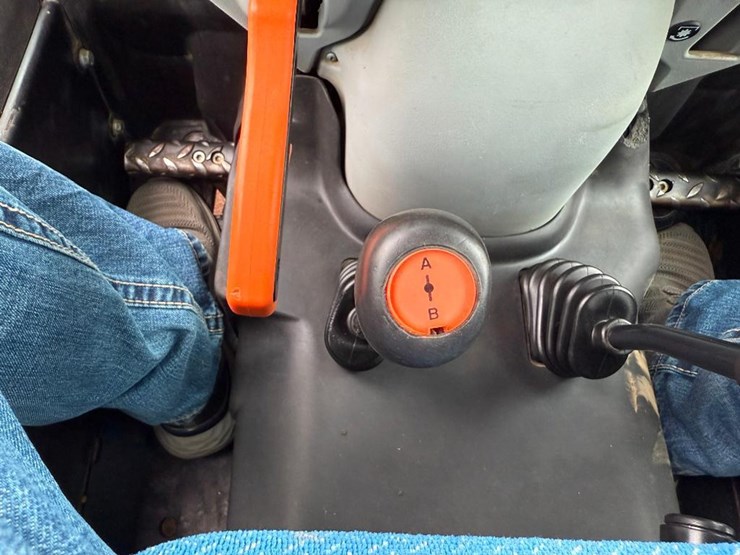 new-holland-tk4.100m-image-40