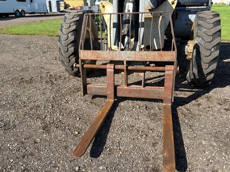 2004-terex-th644c-image-11
