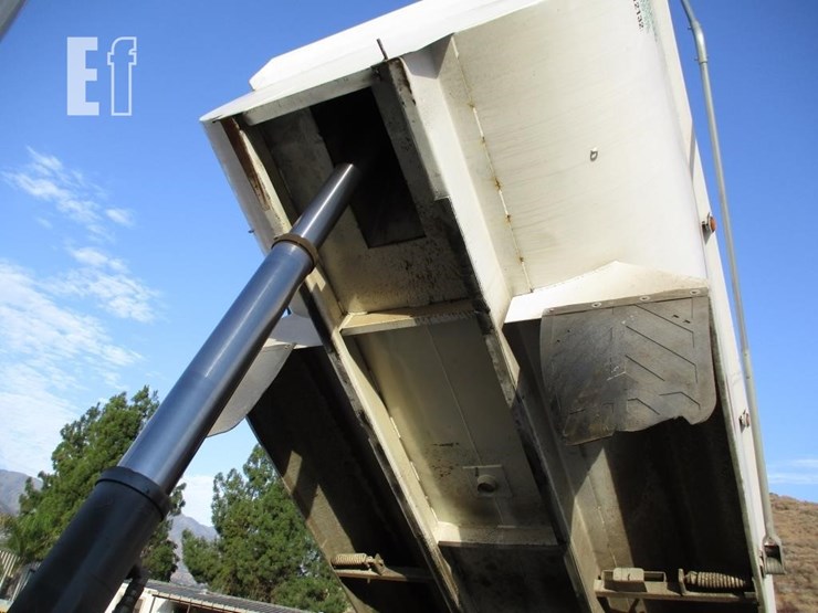 2016-peterbilt-579-image-20