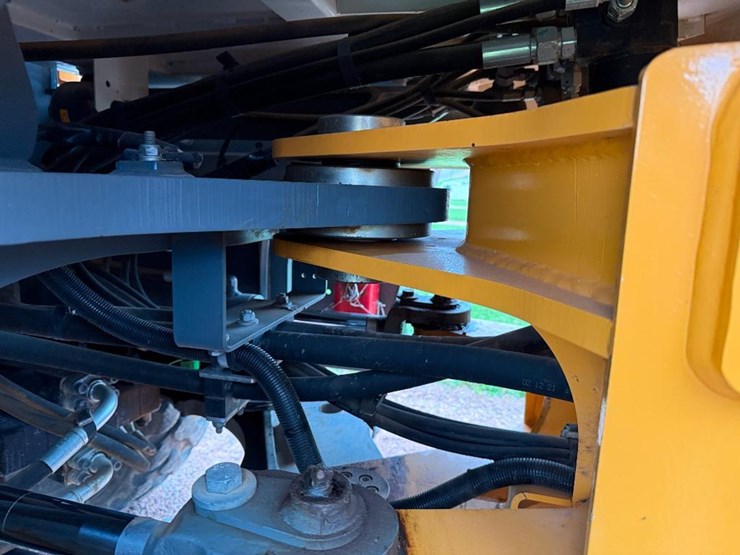 2022-liebherr-l526-image-26