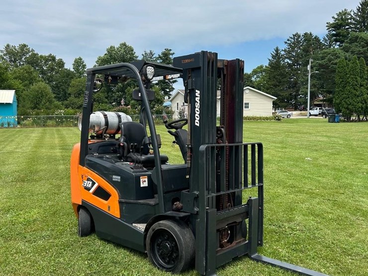 2021-doosan-gc30s-9-image-3