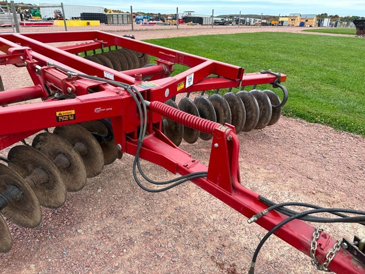 case-ih-3800-image-18
