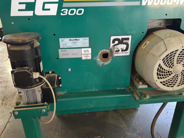 #129-•-2015-wood-mizer-eg300-multirip-edger-image-13