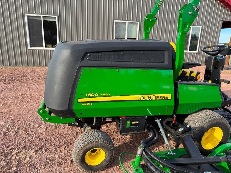 2016-john-deere-1600-turbo-image-21
