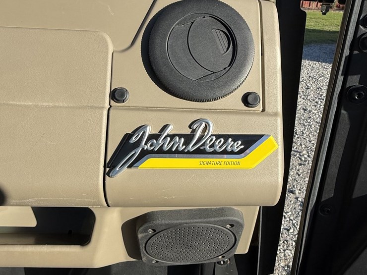 2024-john-deere-gator-image-14