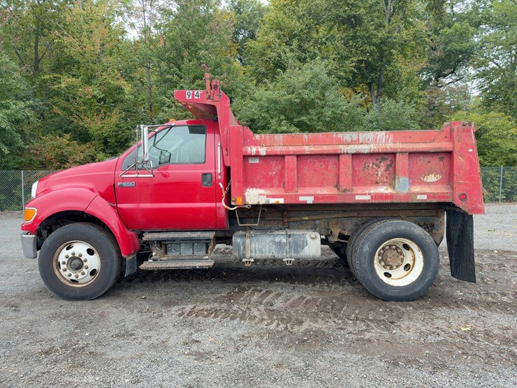 2004-ford-f650-xlt-image-2