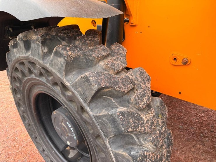 2018-jcb-512-56-image-14