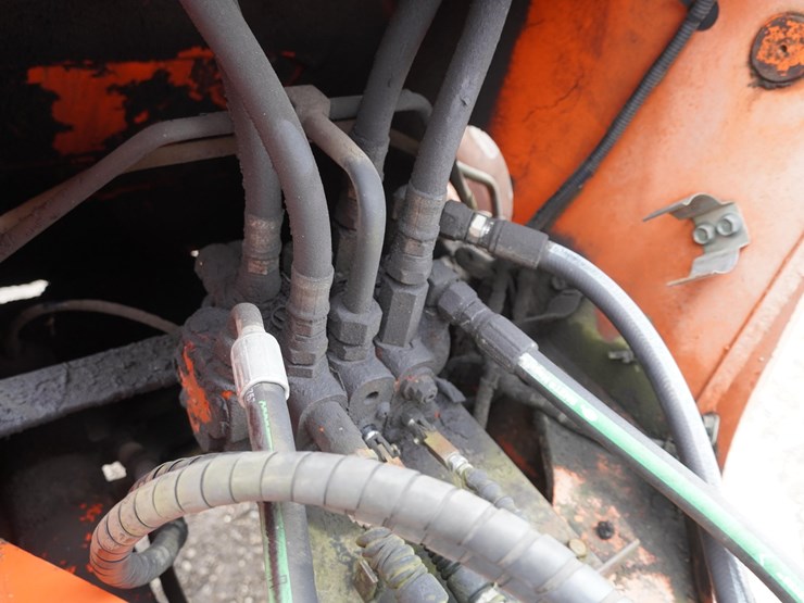 2005-kubota-r520s-image-29