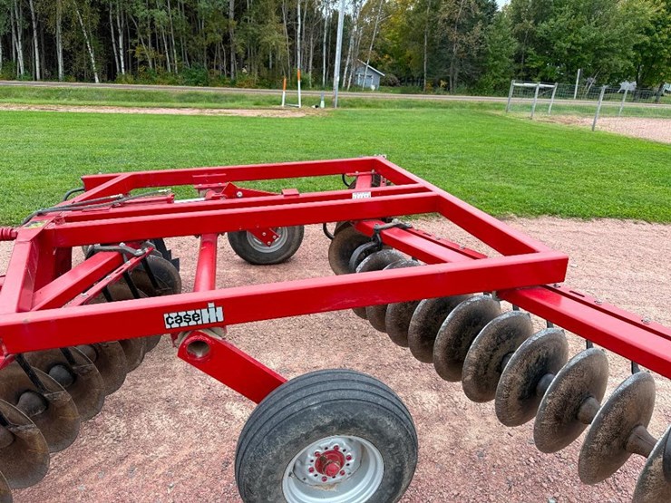 case-ih-3800-image-11