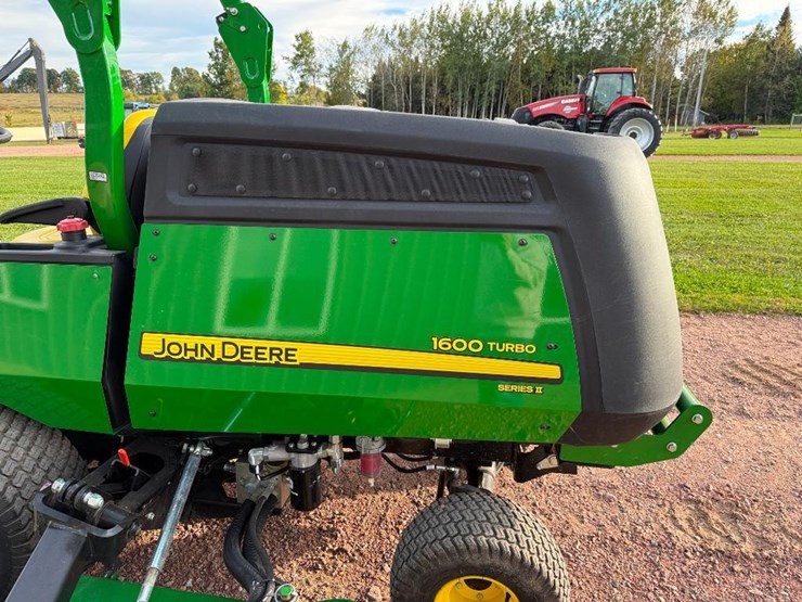 2016-john-deere-1600-turbo-image-23