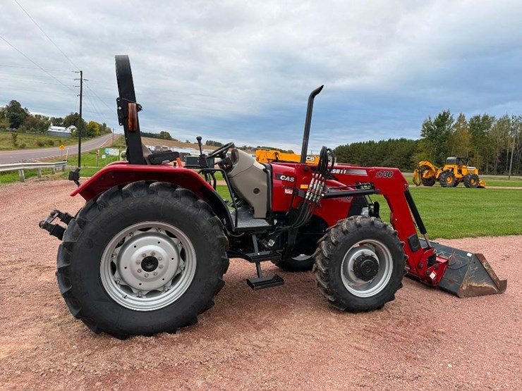 case-ih-farmall-85u-image-4
