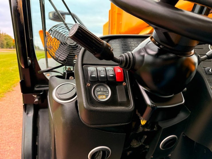 2018-jcb-512-56-image-24