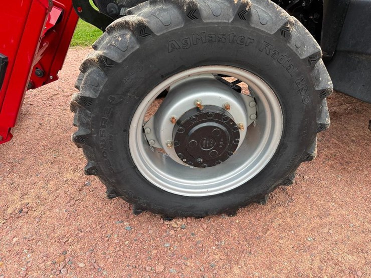 case-ih-farmall-85u-image-13