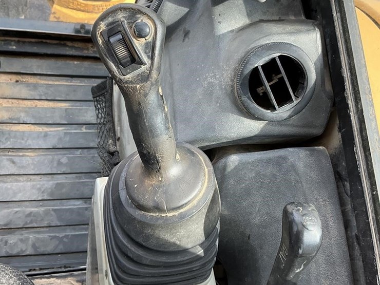 2016-caterpillar-304e2-cr-image-18