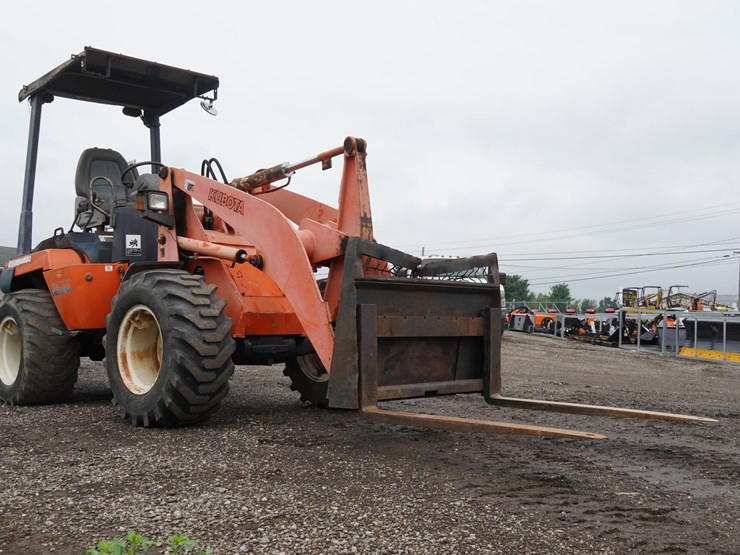 2005-kubota-r520s-image-11