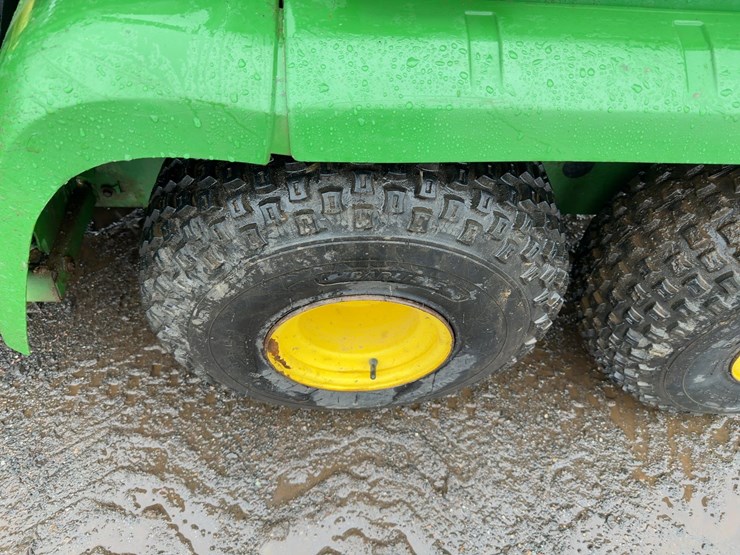 john-deere-gator-image-11
