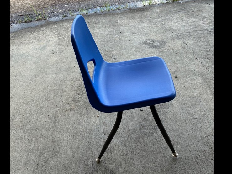 #111-•-(5)-chairs-image-3