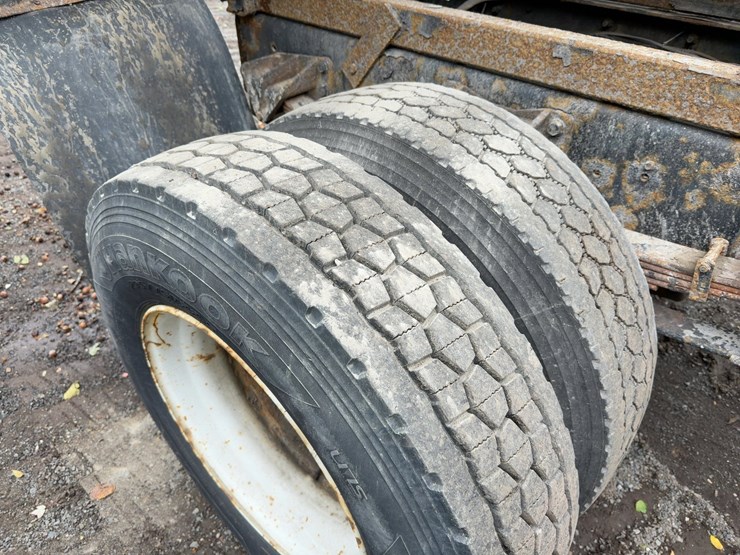 2004-ford-f650-xlt-image-19