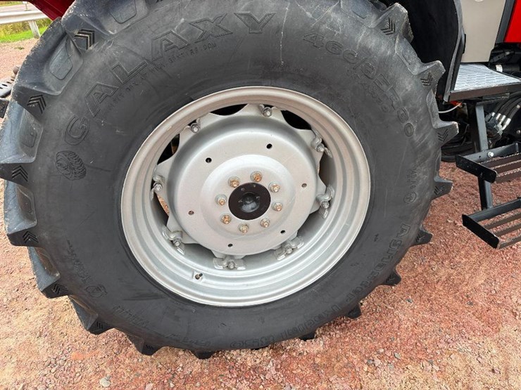 case-ih-farmall-85u-image-9