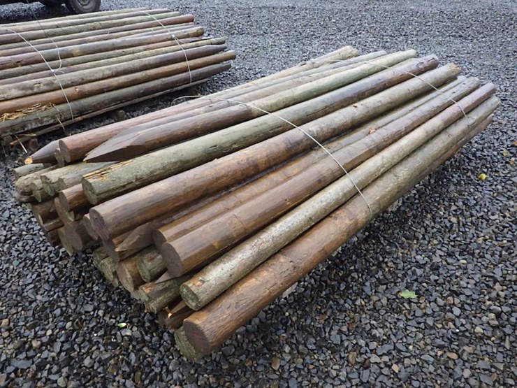 round-wooden-fence-posts-8'l-image-3