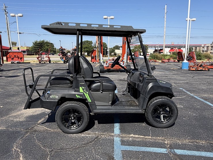 envy-nv4-neighborhood-vehicle-image-1