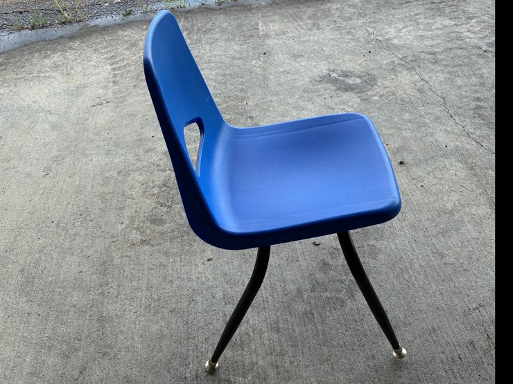 #101-•-(5)-chairs-image-3