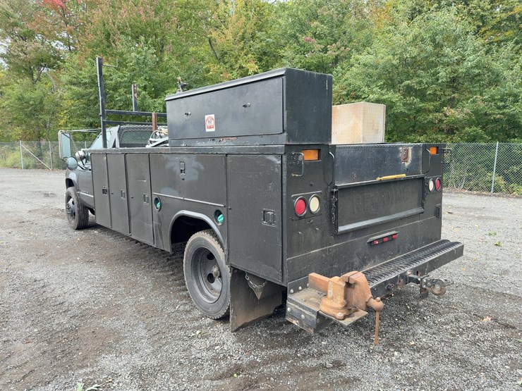 2000-chevrolet-3500hd-image-3